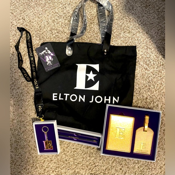 ELTON JOHN VIP FAREWELL TOUR Concert Tote bag & Memorabilia BUNDLE ALL NEW - Picture 1 of 12